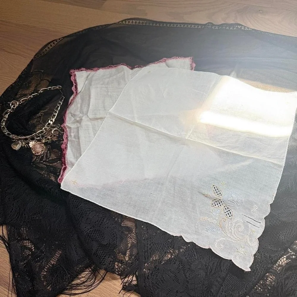 Vintage handkerchief scarf bundle‎